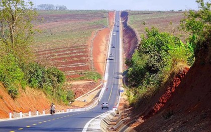 Phát hiện "con đường dựng đứng" ở Tây Nguyên, chưa đến 1km nhưng làm nhiều người nổi da gà khi nhìn thấy