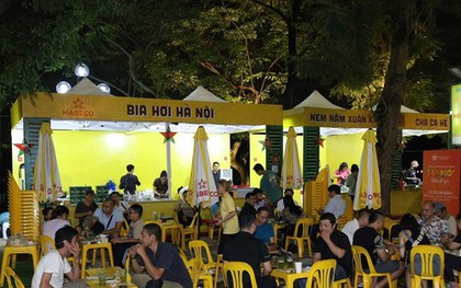 Bia hơi, bánh cuốn... hút khách du lịch Hà Nội