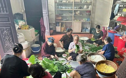 Người dân Hà Nội gói hàng nghìn chiếc bánh chưng gửi bà con vùng lũ