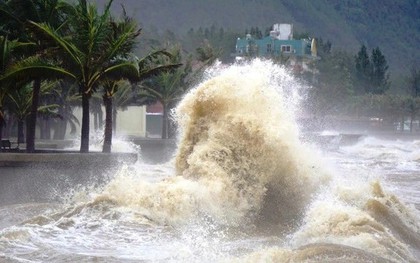 Áp thấp nhiệt đới, bão đe doạ lũ quét, trượt lở đất ở hàng loạt tỉnh, thành miền Trung