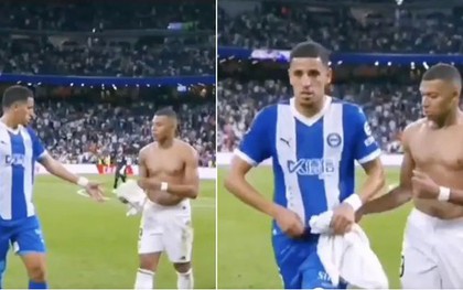 Hậu vệ Alaves bị trừng phạt vì xin áo của Mbappe