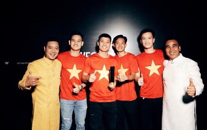 Danh thủ Hồng Sơn tại WeChoice Awards: "Đội tuyển Việt Nam đã lập kỳ tích mà thế hệ của tôi không làm được"