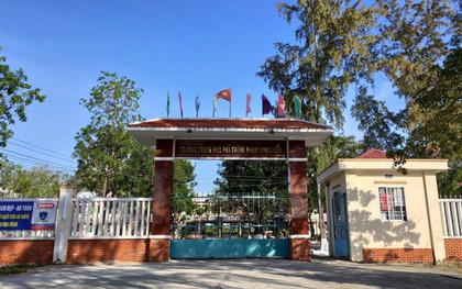 Một giáo viên ở Cà Mau bị kỷ luật vì nhận tiền kèm học sinh thi lại