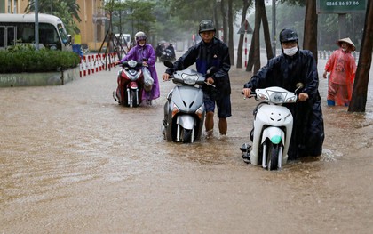 Đến sáng nay, Hà Nội còn bao nhiêu điểm ngập sâu?