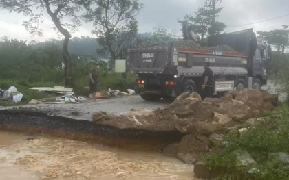 Vỡ bờ sông Vinh, nước ào ạt tràn vào khu đô thị