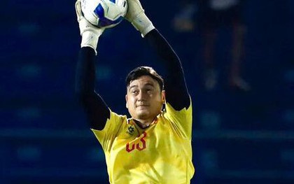 Văn Lâm thất thế trước Nguyễn Filip ở đội tuyển Việt Nam