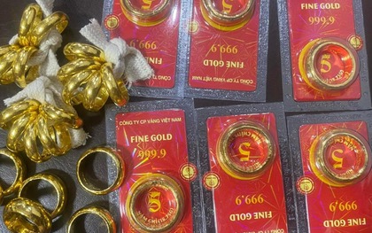 Vì sao càng già càng mê vàng?