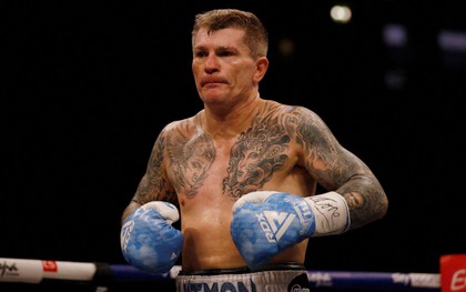 Nhà vô địch boxing Ricky Hatton treo cổ tại biệt thự 60 tỷ: Con trai xúc động bật khóc hé lộ mọi điều