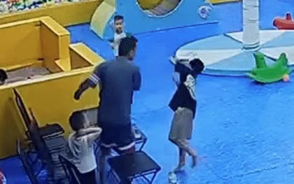 Gửi đến ông bố tát bé trai 8 tuổi ù tai: Cái tát ấy không chỉ vào má của đứa trẻ mà vào chính danh dự của anh!