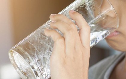 Bé gái 4 tuổi khát nước dữ dội, cha mẹ "sốc nặng" khi nghe thông báo của bác sĩ