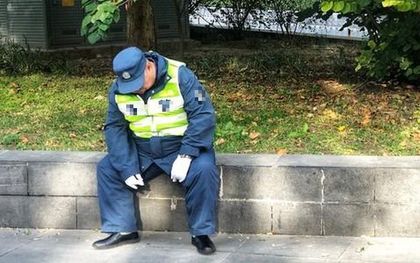 Lương hưu 31 triệu đồng/tháng, cụ ông U70 vẫn đi làm bảo vệ rồi ngậm ngùi hối hận: “Tôi phải xin nghỉ chỉ sau 4 tháng”