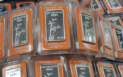 Giá bạc hôm nay 20-10: Mỗi nơi một giá, có nơi vượt xa 2,1 triệu đồng/lượng