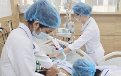 Người đàn ông 34 tuổi tử vong vì đắp lá chữa rắn hổ mang cắn