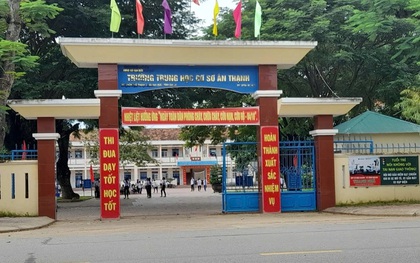 Bức xúc vì phó hiệu trưởng cho học sinh dừng tiết học để... quét rác giữa trời nắng