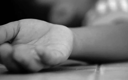 Bé gái tử vong trong xe ô tô khi bị bố mẹ bỏ quên