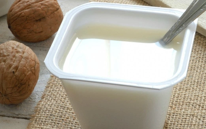 Sữa chua bị hỏng khi trên bề mặt xuất hiện một lớp nước? Đây là sự thật