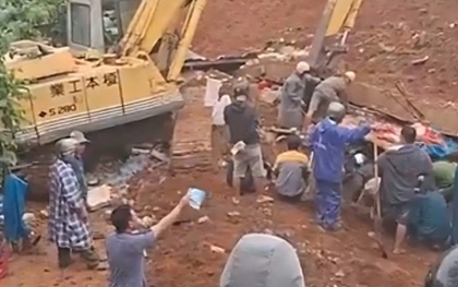 Sập móng nhà đang xây dựng, 2 cha con tử vong