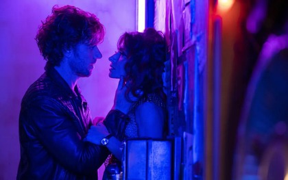 Cảnh nóng bí ẩn nhất phim Sex/Life: Chỉ 3 giây nhưng khiến cả thế giới đòi kiểm chứng