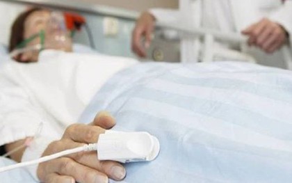 Người đàn ông 35 tuổi "gan trắng xoá" vì thường xuyên uống thứ nước nhiều người mê