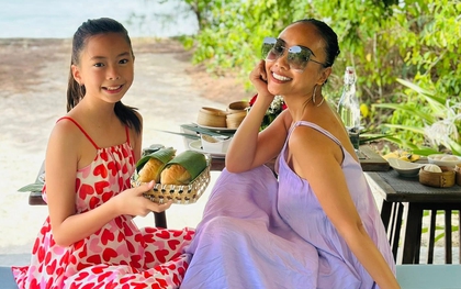 Một bộ đồ bơi mua gấp mà Đoan Trang cũng "tận dụng" để dạy con tinh tế thế này! 10 điểm không có "nhưng"