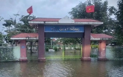 Học sinh Huế lại nghỉ học để phòng tránh mưa lũ