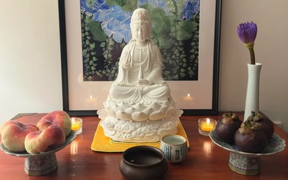 Nhà có bàn thờ Phật: Chỉ cần nhớ 4 điều này khi thắp hương, cuộc sống bỗng nhiên thuận lợi đến bất ngờ