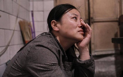 Người phụ nữ nuôi em gái thành luật sư, cho tiền mua nhà, cưới chồng, đến khi bệnh nặng xin ở nhờ, em đáp: "Nhà em đang có khách"