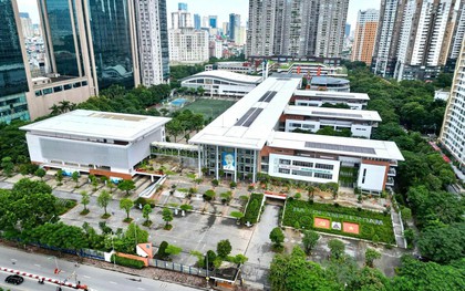 Trường chuyên Amsterdam vừa cải tạo đã thấm dột, rơi đá ốp: Chủ đầu tư nói gì?