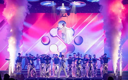 “Concert công nghệ” KienlongBank 30 năm vẫn chưa hạ nhiệt: Dân mạng phát hiện điều đặc biệt phía sau