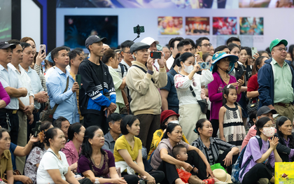 Có gì ở Hội chợ Mùa Thu mà đông vui thế này?