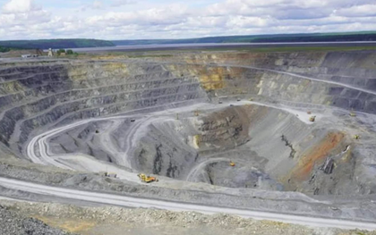 Khoan sâu 300 mét, phát hiện 20 triệu tấn 'vàng của thế kỷ 21' sau 4 năm khảo sát: Nền kinh tế 19 nghìn tỷ USD vốn phụ thuộc vào Trung Quốc lập tức ngỏ ý muốn khai thác