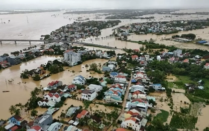 Nước lũ nhấn chìm hơn 66.800 nhà dân ở Đà Nẵng, mưa lớn chưa có dấu hiệu giảm