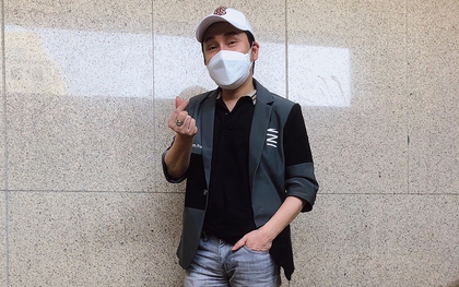 Nam nghệ sĩ vừa lên chức bố ở tuổi 53: Vợ siêu giàu, ở biệt thự 200 tỷ đồng, có 3 con riêng