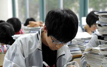 Nam sinh không làm được môn toán, lúc thi văn lại chỉ viết 28 chữ: Kết quả "gây sốc" khi đỗ thẳng vào đại học top đầu