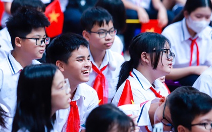 Tiếng Anh sẽ thành môn bắt buộc từ lớp 1