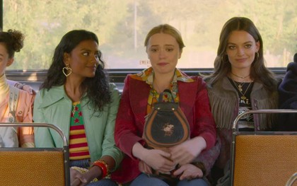 Xem phim Sex Education, tôi phải vứt bỏ bộ sưu tập tạp chí cũ của mình, suýt nữa tôi đã đẩy con mình vào vực sâu không đáy