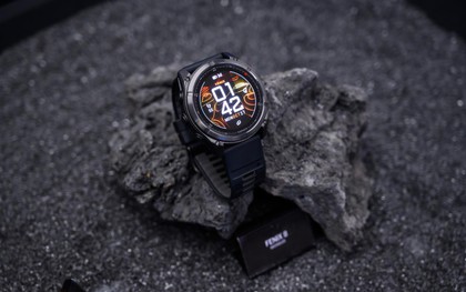 Trên tay mẫu smartwatch trang bị màn hình MicroLED, giá gần 55 triệu đồng