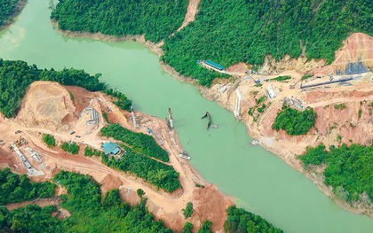 Hơn 400 mũi thi công, 6.000 nhân sự, 2.700 thiết bị dồn lực đẩy nhanh tiến độ 2 cao tốc để thống tuyến cuối năm theo chỉ đạo của Thủ tướng