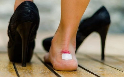 Tập gym theo video trên mạng, người phụ nữ "xém" thoát vị đĩa đệm