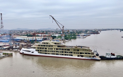 Du thuyền 6 sao mới nhất vừa hạ thủy ở Hạ Long: Được làm bởi người Việt, hoạt động theo mô hình “độc lạ”