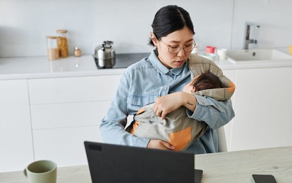 Không dám nghỉ thai sản 7 tháng khi người mẹ 2 con phải lo tiền sữa, bỉm