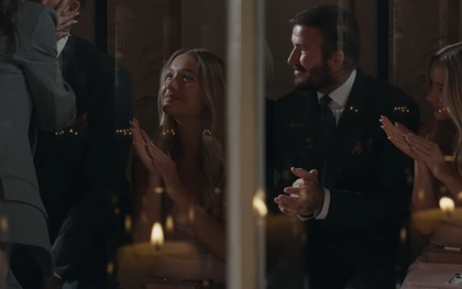 Chưa thấy đôi nào bên nhau 25 năm vẫn tình như David với Victoria Beckham, nhìn ánh mắt Harper bên cạnh là đủ hiểu