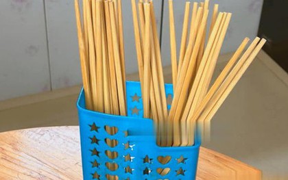Đũa rửa xong để đầu nhỏ hướng lên mới sạch? Sai một chi tiết, cả nhà dễ “ăn” vi khuẩn vào người