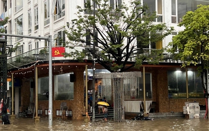 Giữa mùa mưa bão, môi giới đua nhau quảng cáo bán nhà 'không ngập lụt'