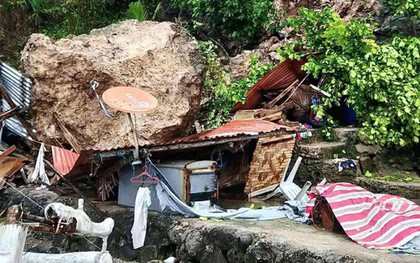 Tảng đá lớn đè bẹp ngôi nhà, 3 người trong một gia đình tử vong