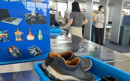 Sắp hết cảnh cởi giày, mở laptop soi chiếu an ninh hàng không