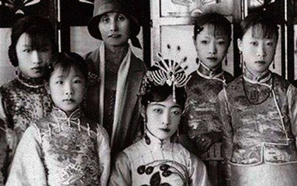 Hé lộ loạt ảnh hiếm chưa từng thấy chụp đám cưới Phổ Nghi - hoàng đế cuối cùng của Trung Quốc