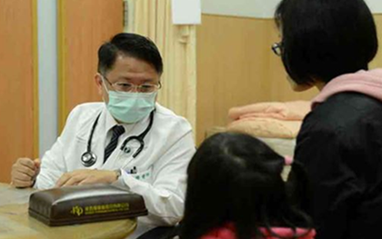 Bé gái 9 tuổi đã 2 lần hành kinh, dậy thì sớm vì thói quen của nhiều cha mẹ