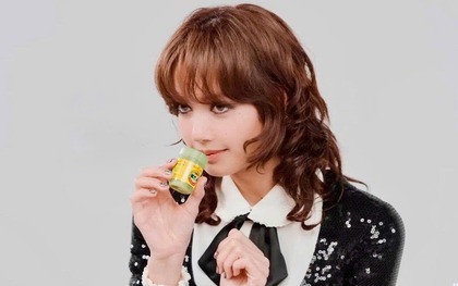 Lisa (BLACKPINK) vạ lây vì hít mũi quốc dân Thái Lan