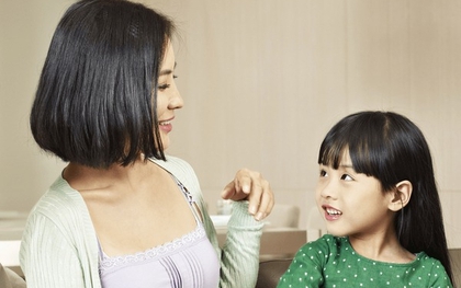 "Đàn ông NHÌN tai, phụ nữ NHÌN miệng": Cha mẹ dạy sớm triết lý này, con lớn lên tránh vô số khổ đau trong đời